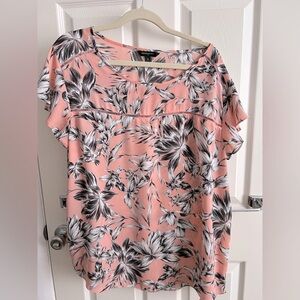 Banana Republic short sleeve floral blouse